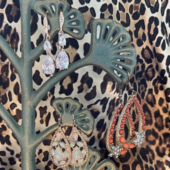 7 pairs of Fashion Earrings - Picture 4 of 5